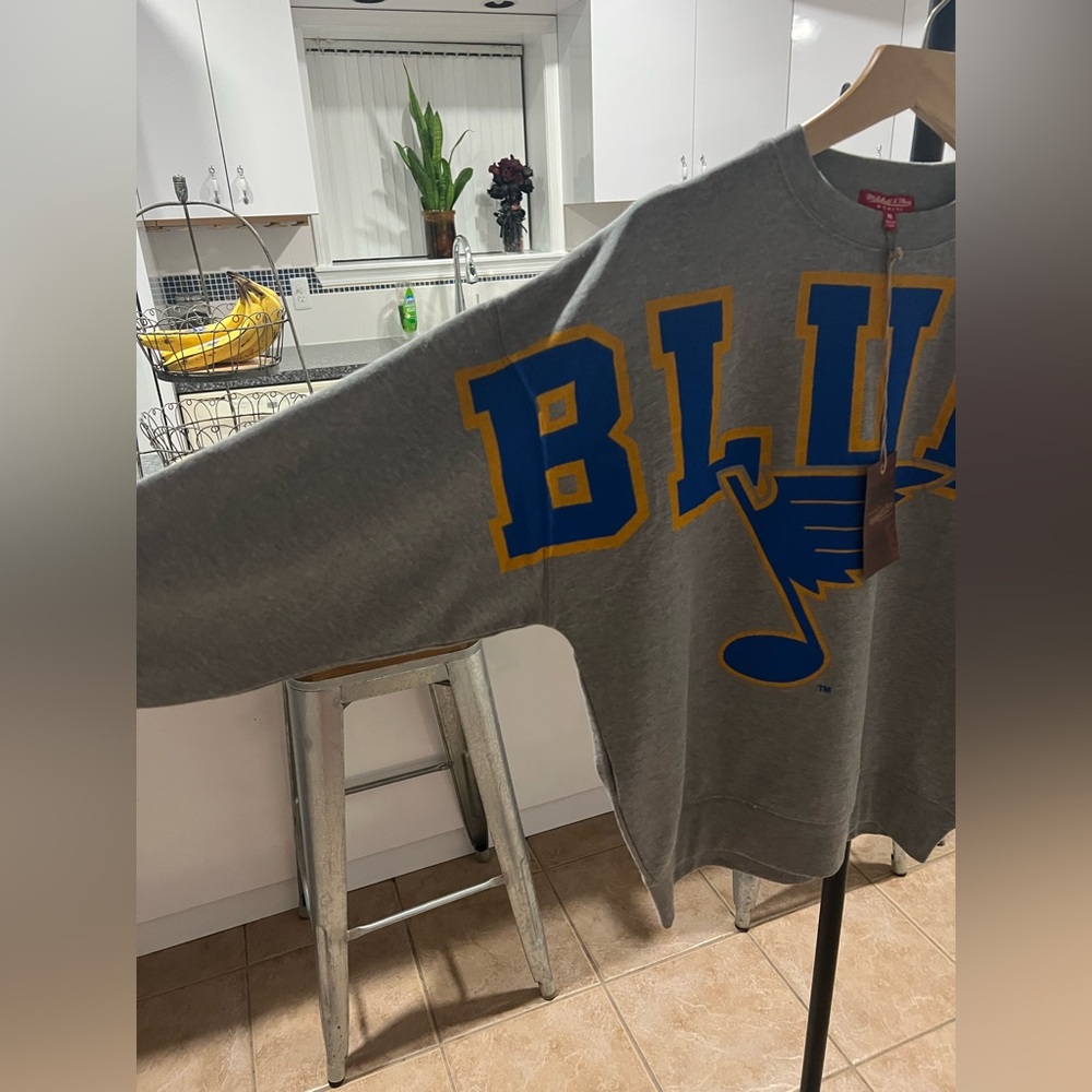 NWT: Mitchell & Ness Woman’s St. Louis Blues long sleeve Tee - Picture 3 of 7